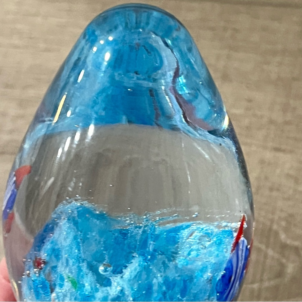 Aquarium Blue Fish Art Glass Paperweight Egg Shape 4" Tall 1" Dia Heavy 13oz - Picture 10 of 11